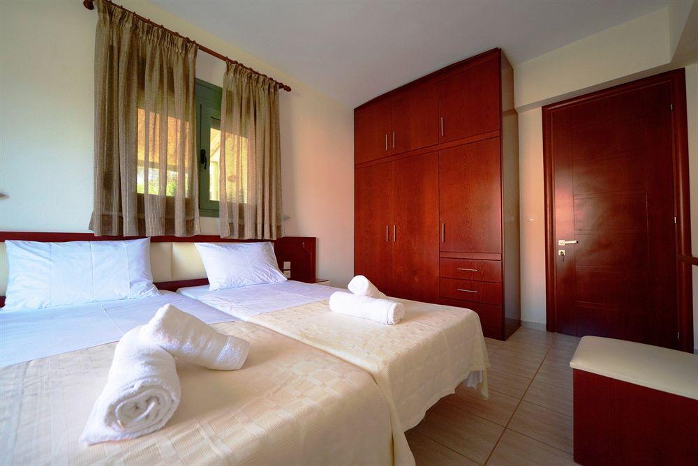 Aselinos Suites Koukounaries Exterior foto