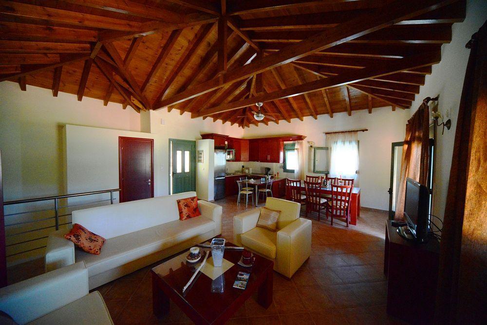 Aselinos Suites Koukounaries Exterior foto