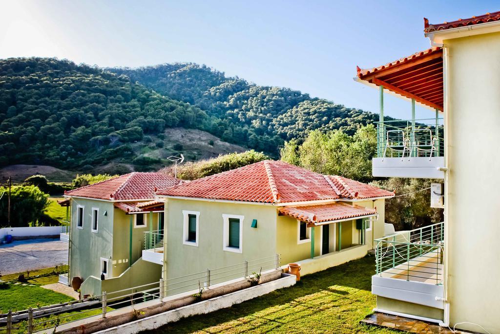 Aselinos Suites Koukounaries Exterior foto