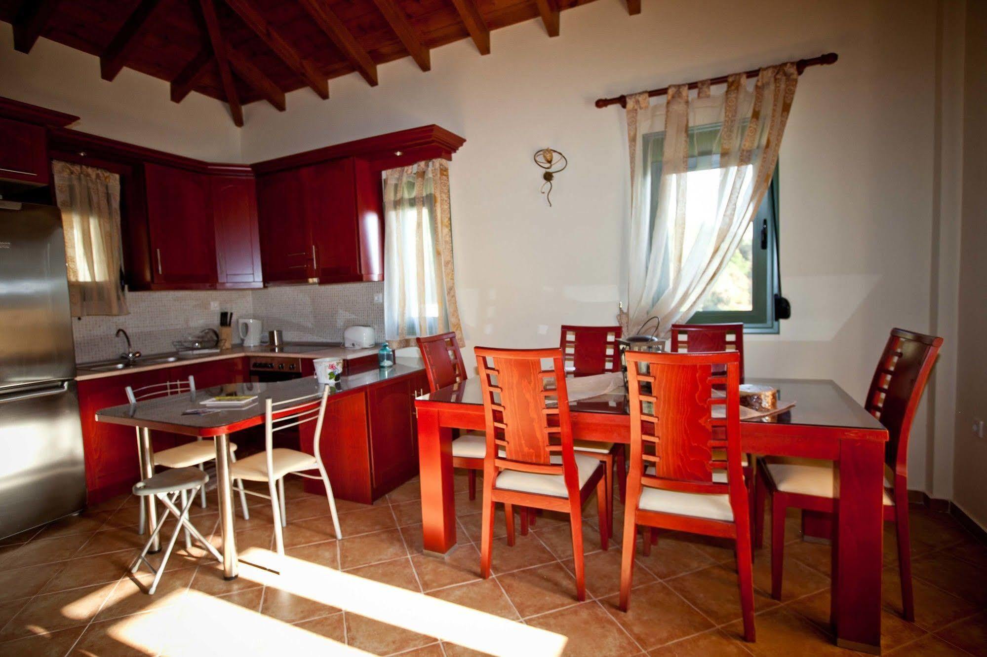 Aselinos Suites Koukounaries Exterior foto